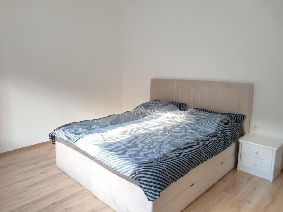 Schoene 2 Zimmer Wohnung Im Herzen Von Gleisdorf Buitenkant foto